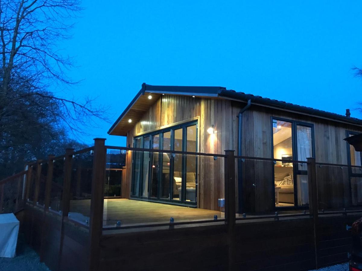 Loubi'S Lakeside Lodge Windermere Exterior foto
